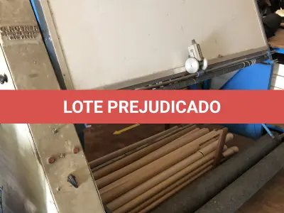 LOTE 187 - Mesa de medir couro