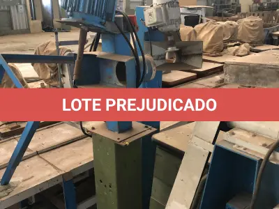 LOTE 092 - 2 lixadeiras boneca