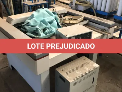 LOTE 065 - máquina Cad Cam com mesa eletrônica