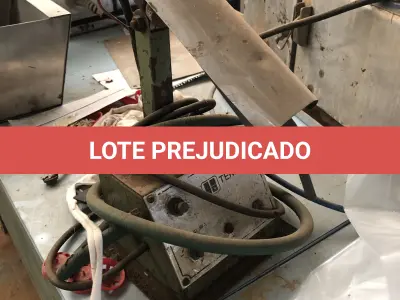 LOTE 113 - maq de pingar cola