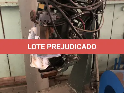 LOTE 172 - máquina de conformar traseiro 1 posto International
