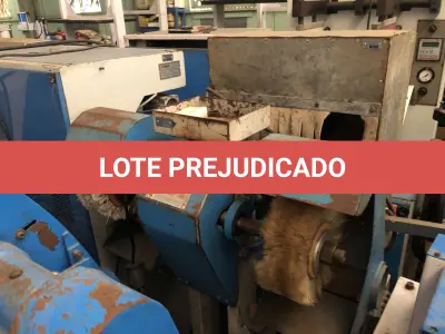 LOTE 157 - lote com 6 escovas duplas e 3 escovas simples