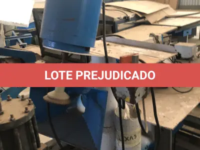 LOTE 049 - lixadeira boneca