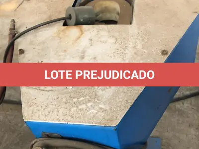 LOTE 062 - 2 prensas de calcanhar