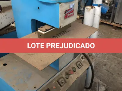 LOTE 078 - máquina de costura de coluna e planas lote com 14