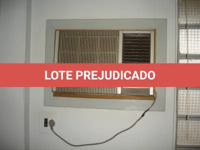 LOTE 011 - ar condicionado de parede tipo gaveta marca Springer