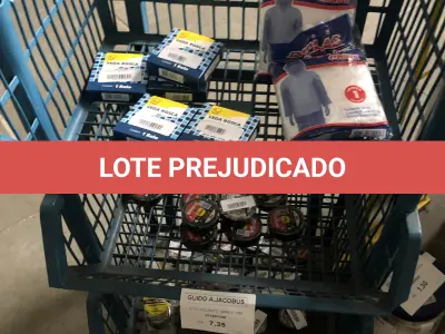 LOTE 007 - Lote de fita isolante, capas de chuva descartaveis, veda rosca, tesoura, pilhas, cola, silicone, machos para extensão, protetores, arame de solda, grafite