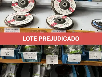 LOTE 025 - Lote com base para lampada, tomadas, T, tomada box, roscas, canaletas, interruptores, discos de corte, discos lixa, 