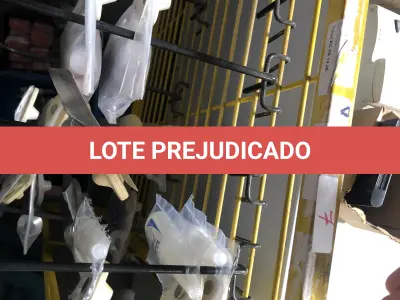 LOTE 007 - Lote de fita isolante, capas de chuva descartaveis, veda rosca, tesoura, pilhas, cola, silicone, machos para extensão, protetores, arame de solda, grafite