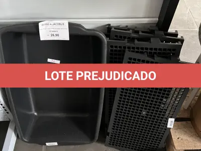 LOTE 036 - Lote com caixa multi uso, e tapete plastico, caixas de ferramentas, trena 20m, 