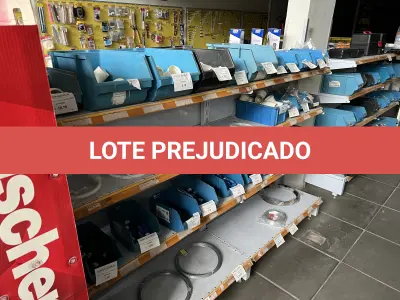 LOTE 022 - Lote com luvas, joelhos, arames, adaptadores 