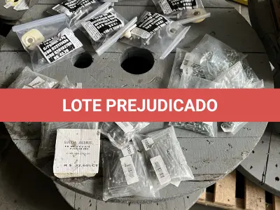 LOTE 014 - Lote com parafusos sextavados, pregos, prego telheiro, conjunto sextavado para telha, parafusos,