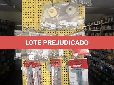 LOTE 047 - Lote com brocas, paquimetro, roldana 