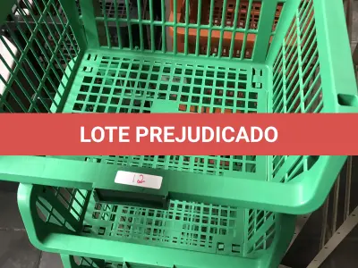 LOTE 012 - lote com estante de plástico verde e laranja e pretas, prateleira para caixas, caixas plásticas para a prateleira, caixas de ferramentas,