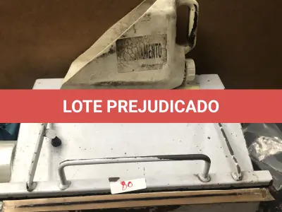 LOTE 080 - Maquina de colar saco 