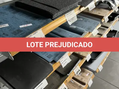 LOTE 028 - Lote com lixas diversos grãos, espatula, bacia para rolo de tinta, escova de aço 