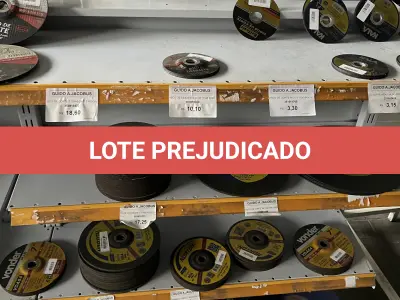 LOTE 025 - Lote com base para lampada, tomadas, T, tomada box, roscas, canaletas, interruptores, discos de corte, discos lixa, 
