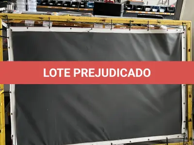 LOTE 018 - Lote com 6 estruturas de metal para propaganda