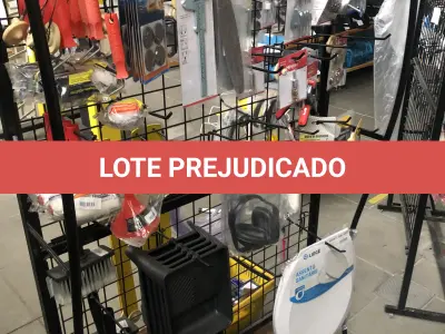 LOTE 009 - Lote com  trincha, paquímetro, bandeja para tinta, funil, rolo para pintura, assento sanitário, números, mangueira nível, alicate, serra, pregos