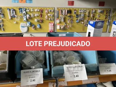 LOTE 022 - Lote com luvas, joelhos, arames, adaptadores 