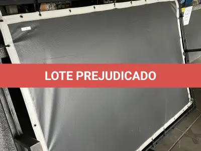 LOTE 018 - Lote com 6 estruturas de metal para propaganda
