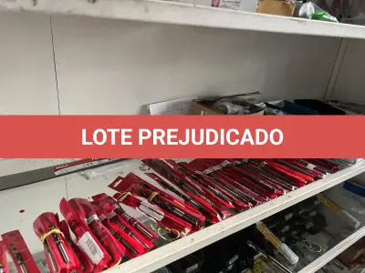 LOTE 039 - Lote com deversas serra copo, lamina estilhete, serra para tico-tico, broca, machos para rosca, brocas, facão, 