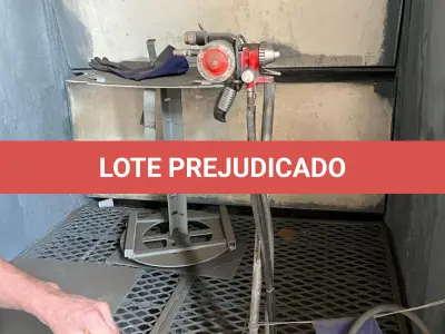 LOTE 094 - cabine de pintura com pistola metalica