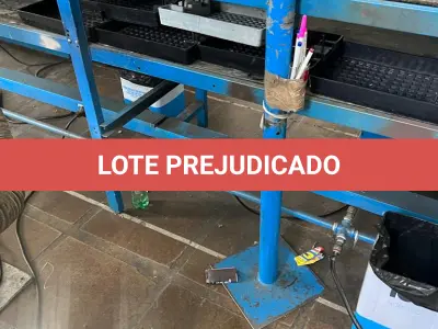 LOTE 087 - 3 torninhos 