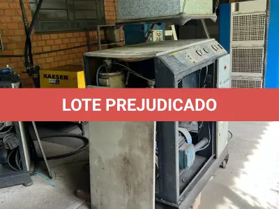 LOTE 093 - compressor de ar sem a tampa frontal - mau estado