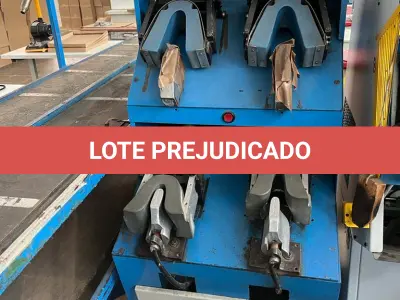 LOTE 044 - maquina de conformar trazeiro 4 postos quente e frio Edumaquinas