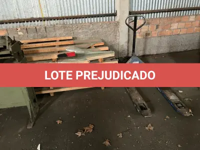LOTE 091 - carrinho paletran azul