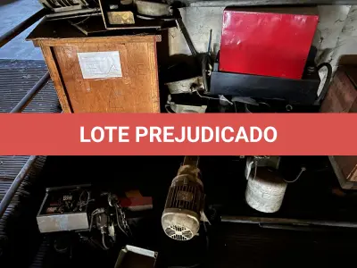 LOTE 039 - lote com motores  e correntes sucatas