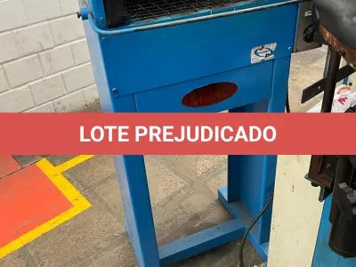 LOTE 080 - estufa de trazeiro