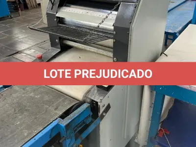 LOTE 023 - uma calandra de dublar marca Becker