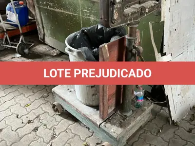 LOTE 097 - balança com rodinhas