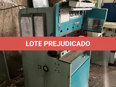 LOTE 086 - dobradeira Vistamp 825 CNO