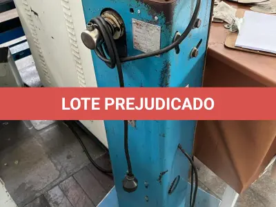 LOTE 065 - martelete rebater sapato na forma