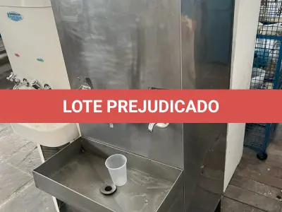 LOTE 025 - bebedor em inox com 3 torneiras