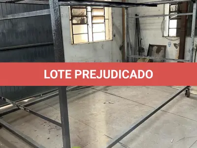 LOTE 101 - carrinho metalico para usar nas estufas de pintura