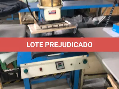 LOTE 048 - uma prensinha menor