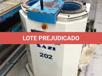 LOTE 019 - uma prensa sorveteira Sazi 202 2 postos