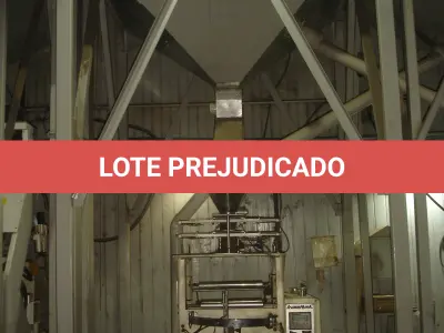 LOTE 003 - empacotadeira automática Indumak com silo pequeno num 1