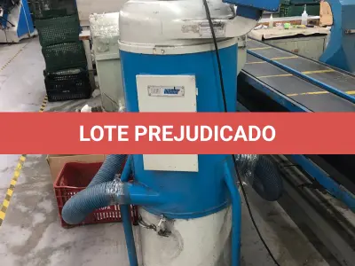 LOTE 015 - 2 lixadeiras duplas e 2 coletores de pó