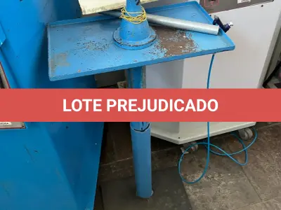 LOTE 125 - torninho de pino