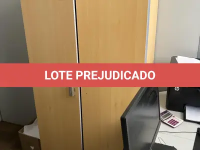 LOTE 134 - lote com 4 armarios de escritorio