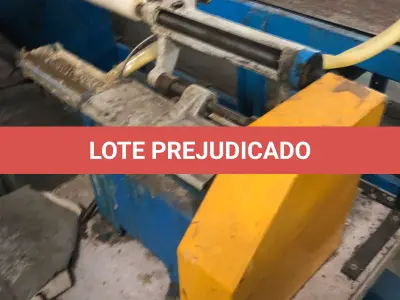 LOTE 036 - uma maquina de passar cola