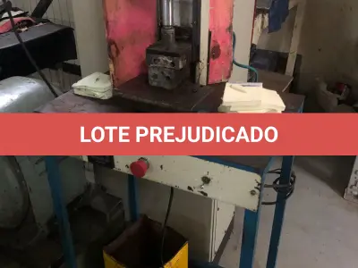LOTE 061 - uma prensinha simples