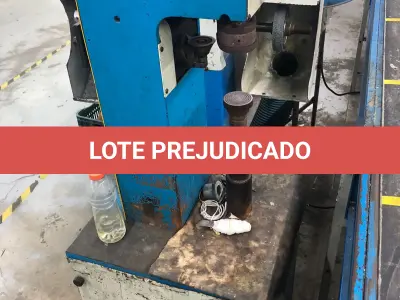 LOTE 006 - uma prensinha de calcanhar