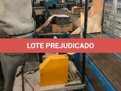 LOTE 036 - uma maquina de passar cola