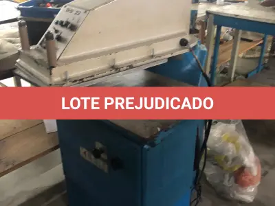 LOTE 042 - balancim de corte de couro hidraulico